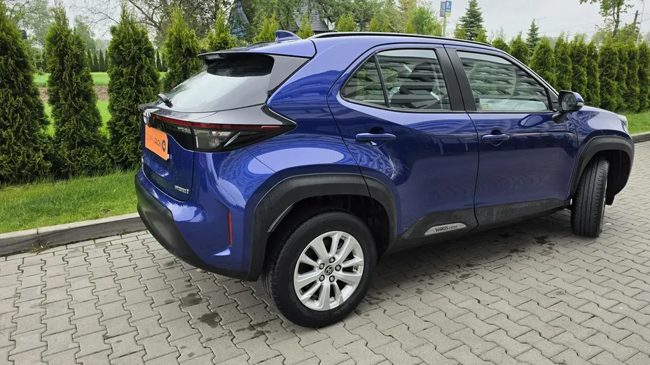 TOYOTA Yaris Cross -