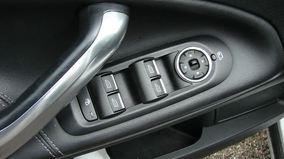 FORD Mondeo -