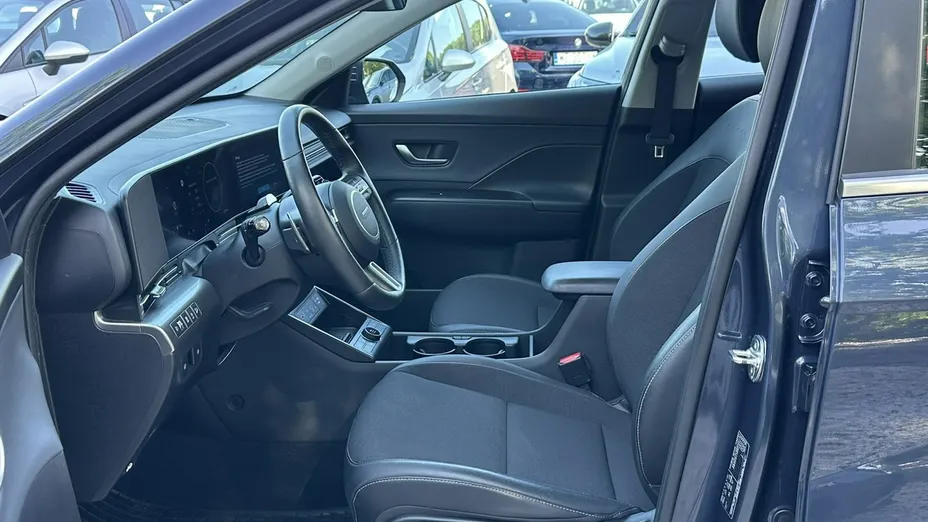 HYUNDAI Kona -