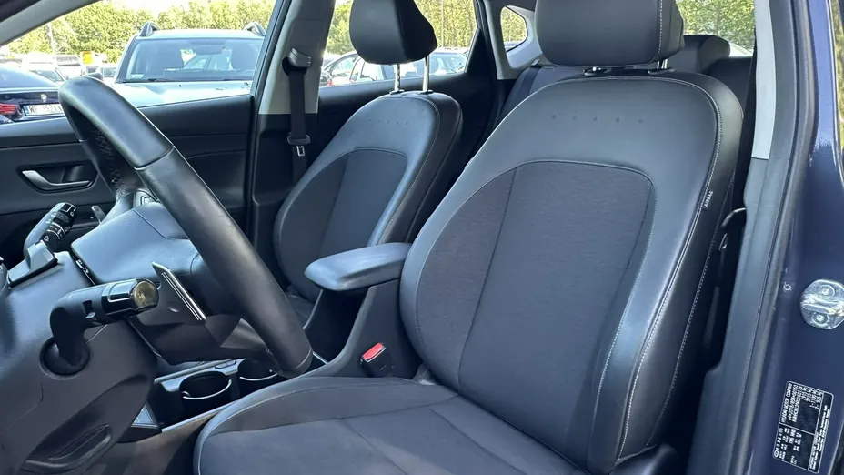 HYUNDAI Kona -