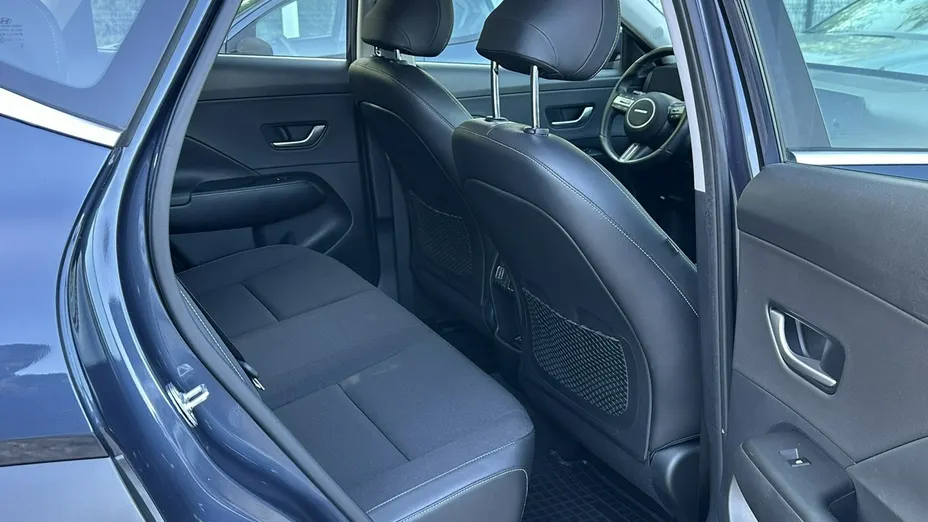 HYUNDAI Kona -