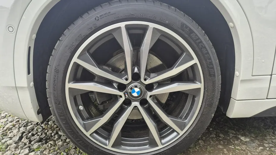 BMW iX2 -