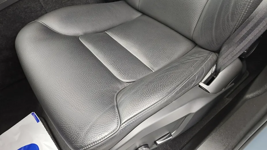 VOLVO XC60 -