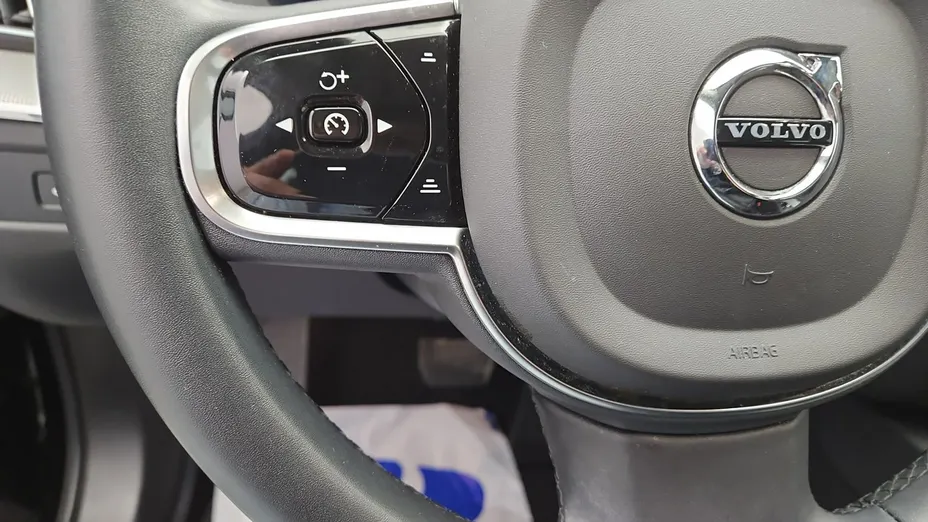 VOLVO XC60 -