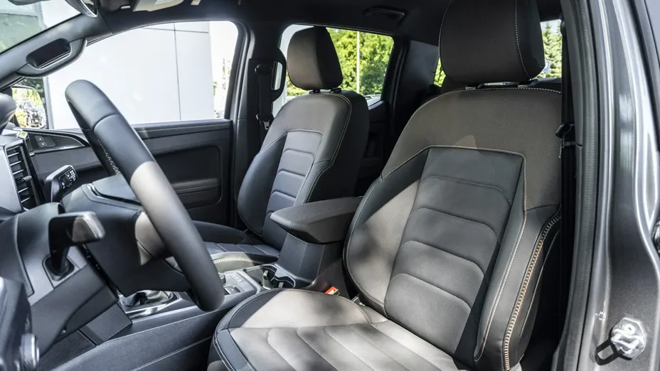 VOLKSWAGEN Amarok -