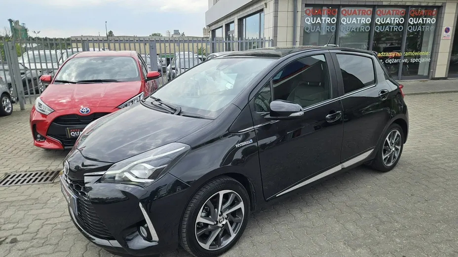 TOYOTA Yaris -