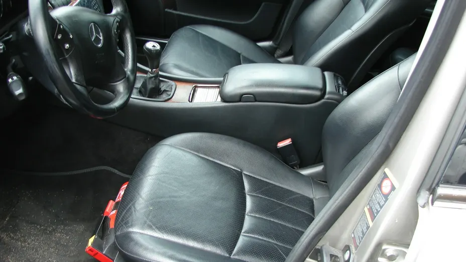 MERCEDES-BENZ C Klasa -
