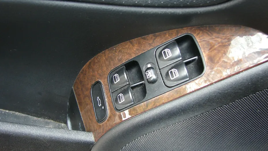 MERCEDES-BENZ C Klasa -