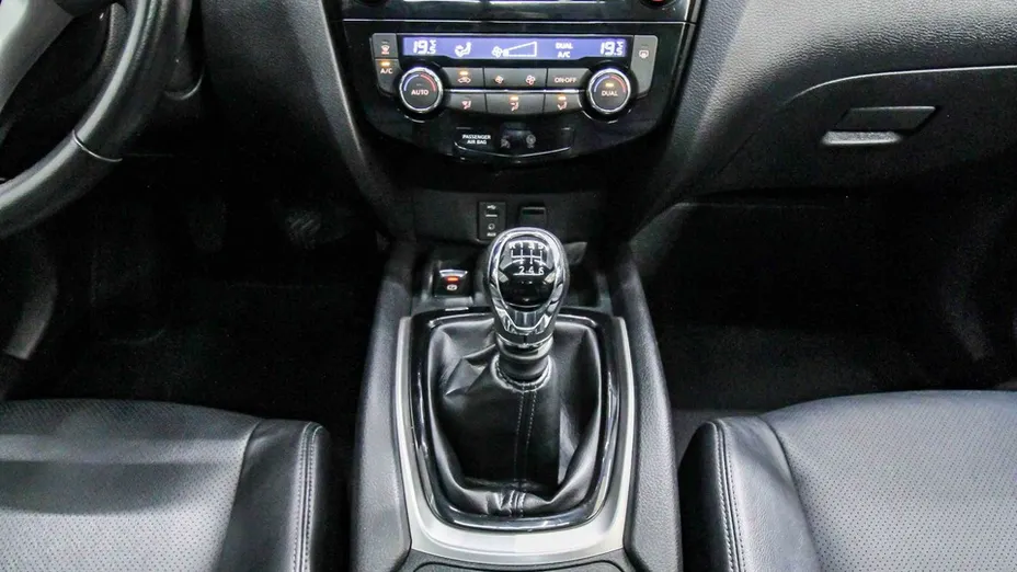 NISSAN X-Trail -