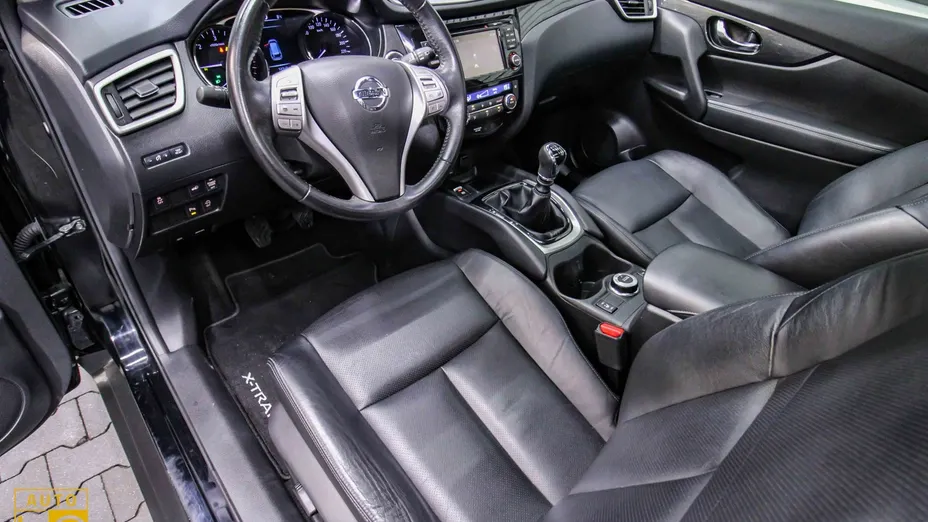 NISSAN X-Trail -