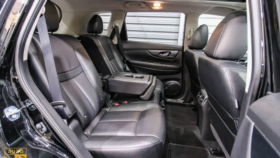 NISSAN X-Trail -