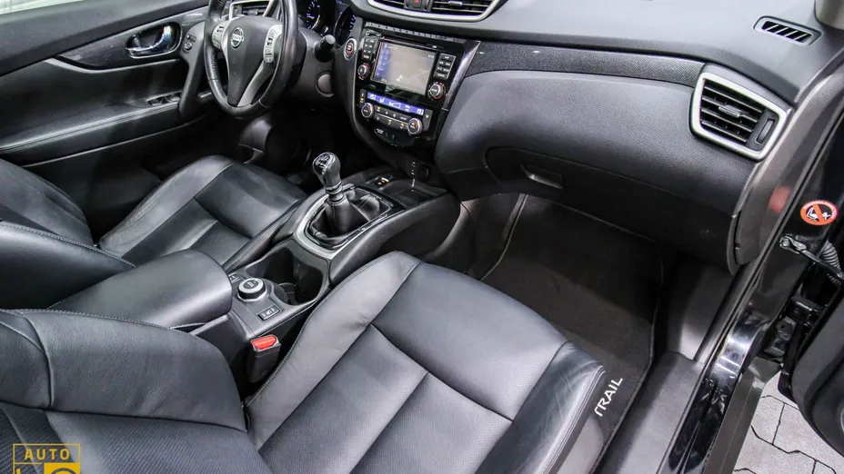 NISSAN X-Trail -