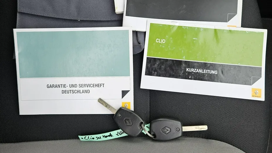 RENAULT Clio -