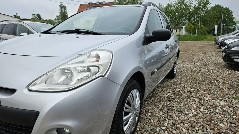 RENAULT Clio -