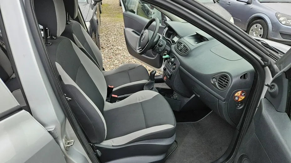 RENAULT Clio -