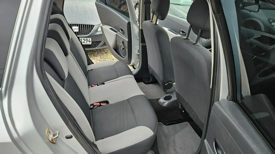 RENAULT Clio -