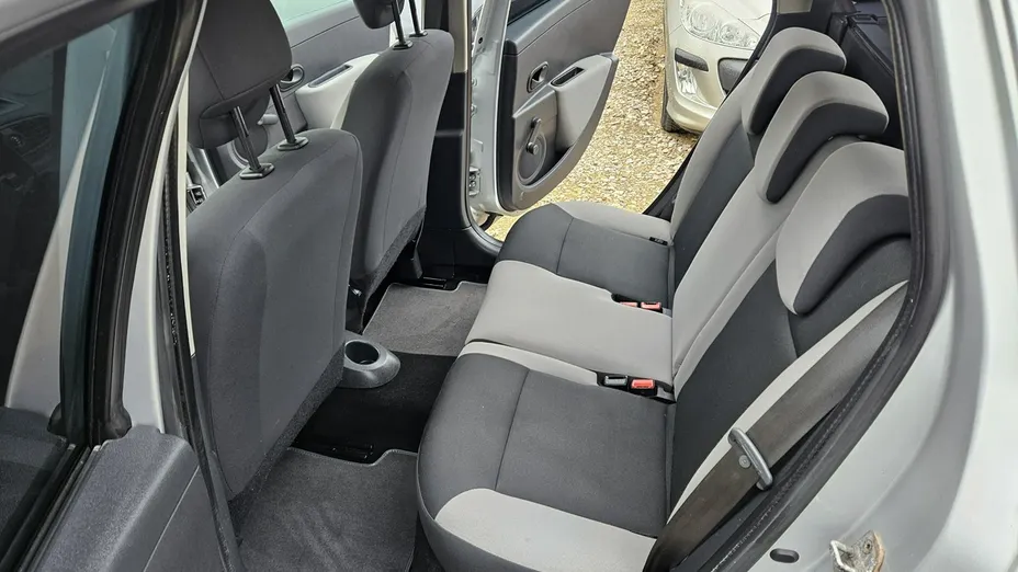 RENAULT Clio -
