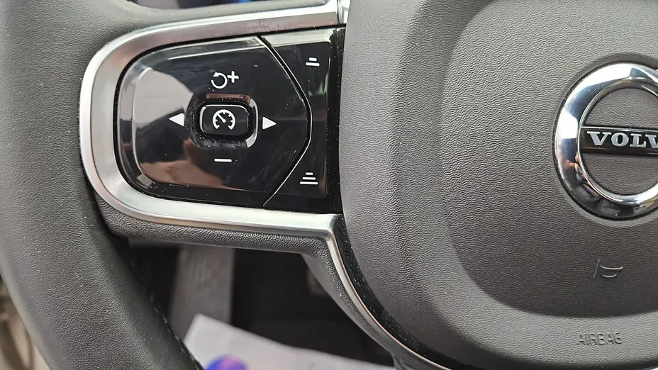 VOLVO XC60 -