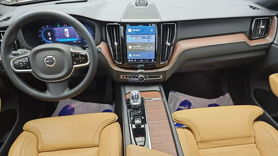 VOLVO XC60 -