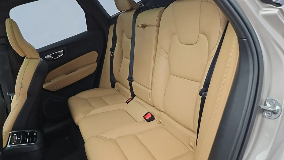 VOLVO XC60 -