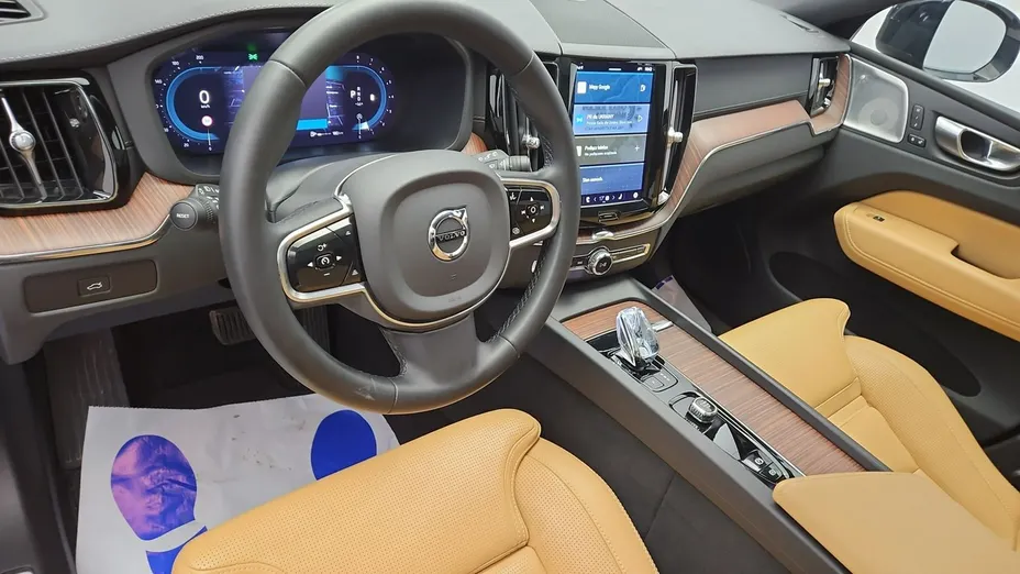 VOLVO XC60 -