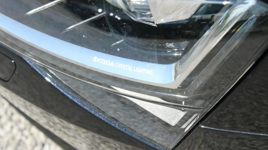 SKODA Superb -