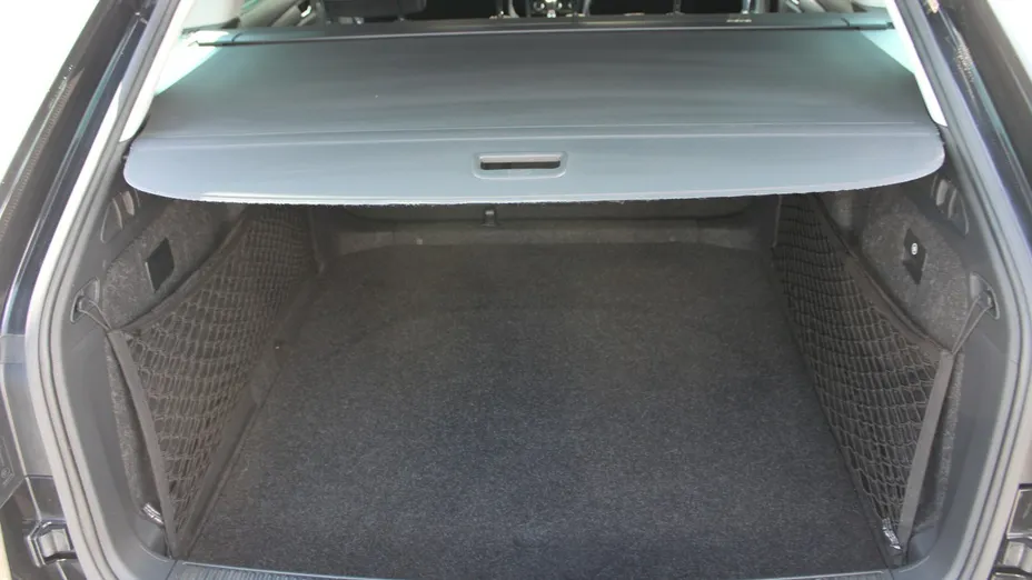 SKODA Superb -
