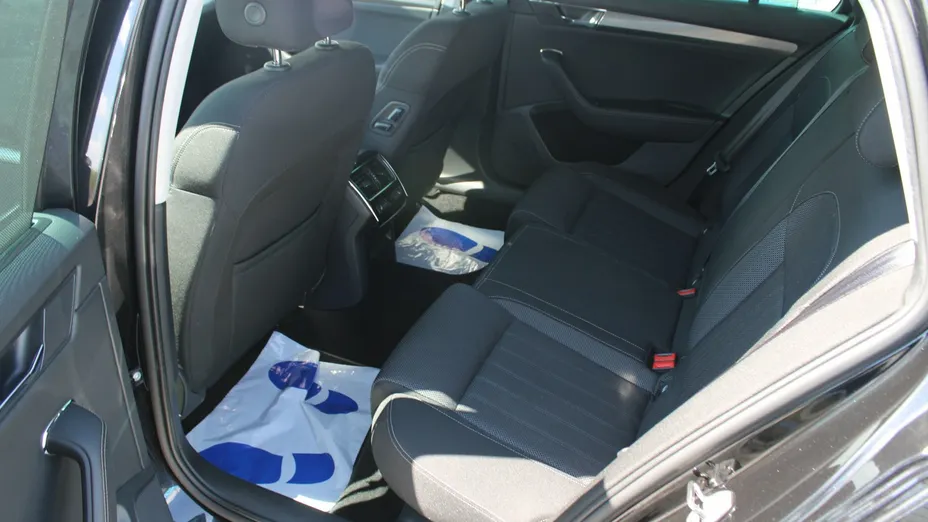 SKODA Superb -