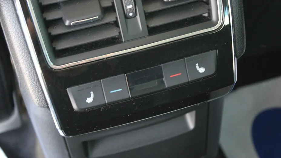 SKODA Superb -