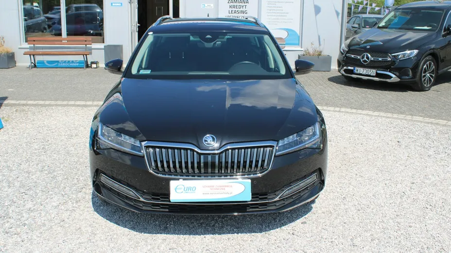 SKODA Superb -
