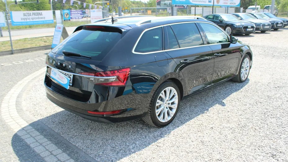 SKODA Superb -