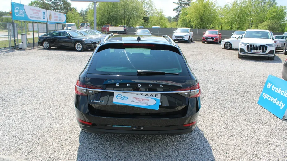 SKODA Superb -