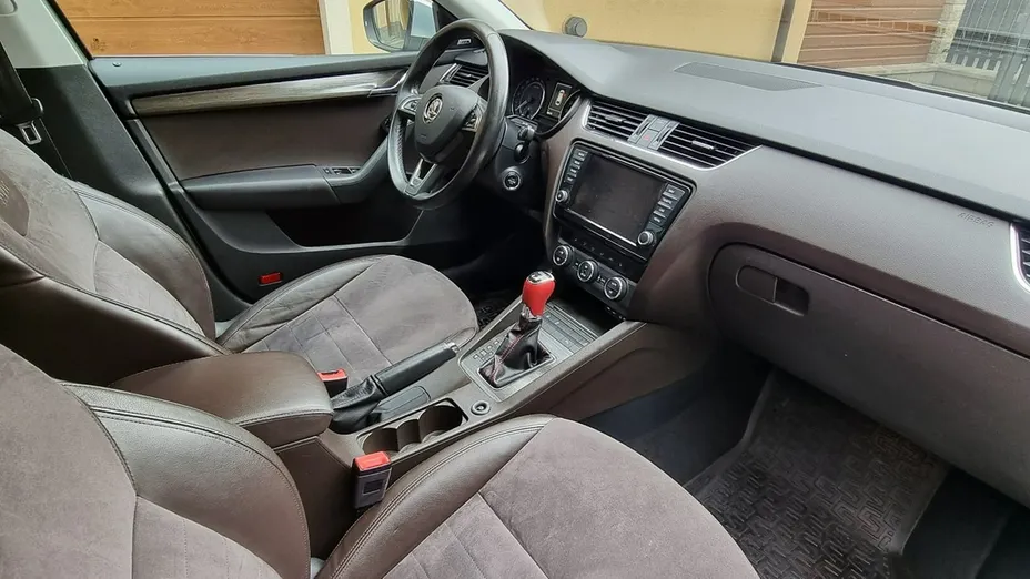SKODA Octavia -