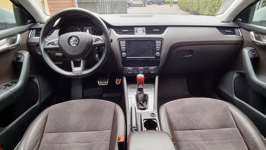 SKODA Octavia -