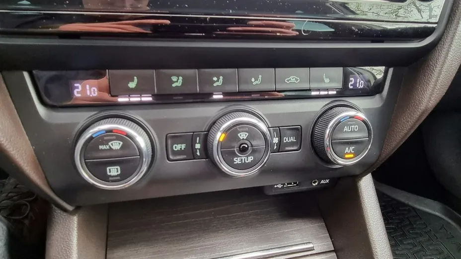 SKODA Octavia -