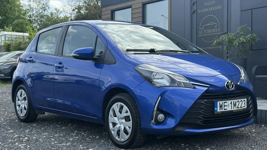 TOYOTA Yaris -
