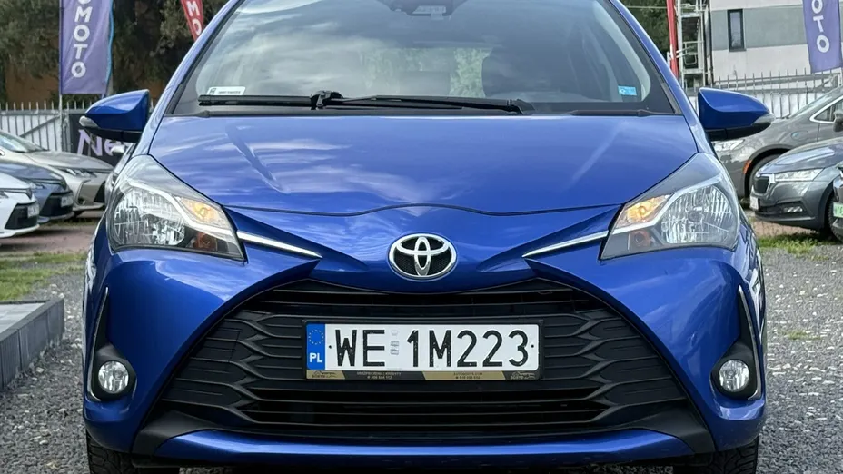 TOYOTA Yaris -