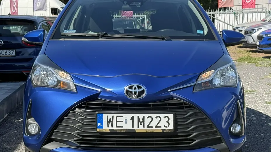 TOYOTA Yaris -
