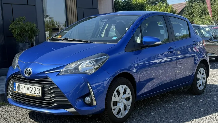 TOYOTA Yaris -