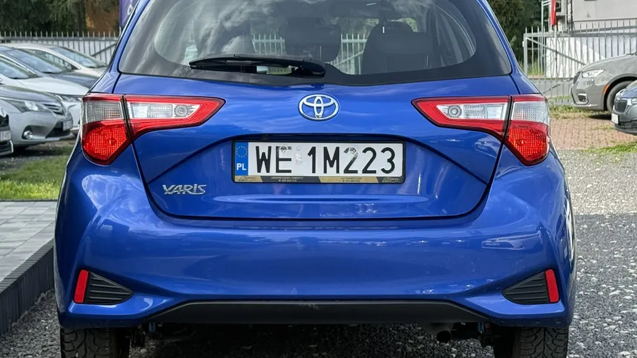 TOYOTA Yaris -