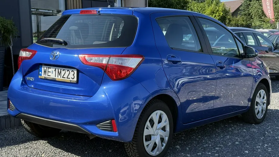 TOYOTA Yaris -