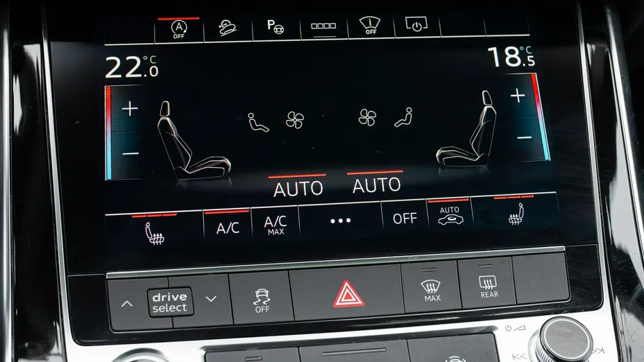 AUDI Q8 -