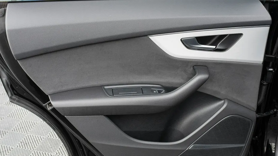 AUDI Q8 -
