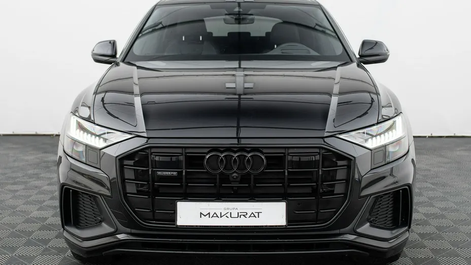AUDI Q8 -