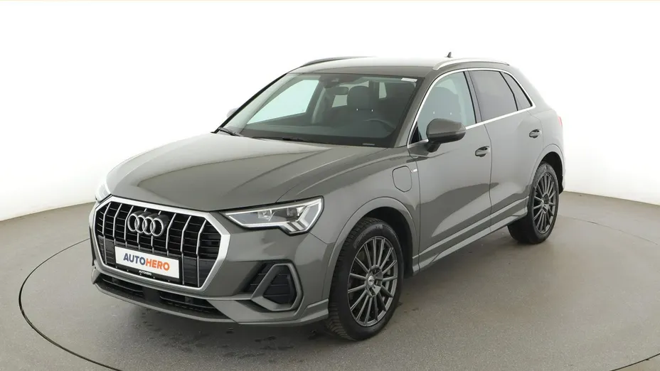 AUDI Q3 -