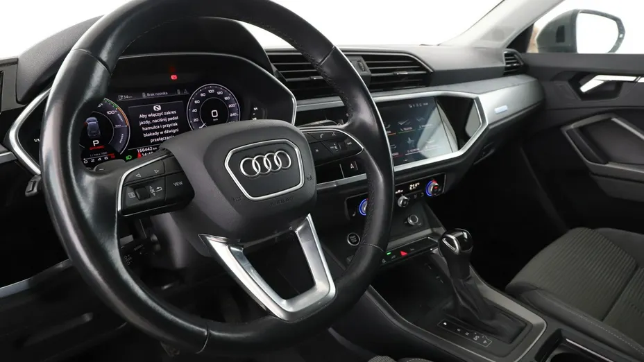 AUDI Q3 -