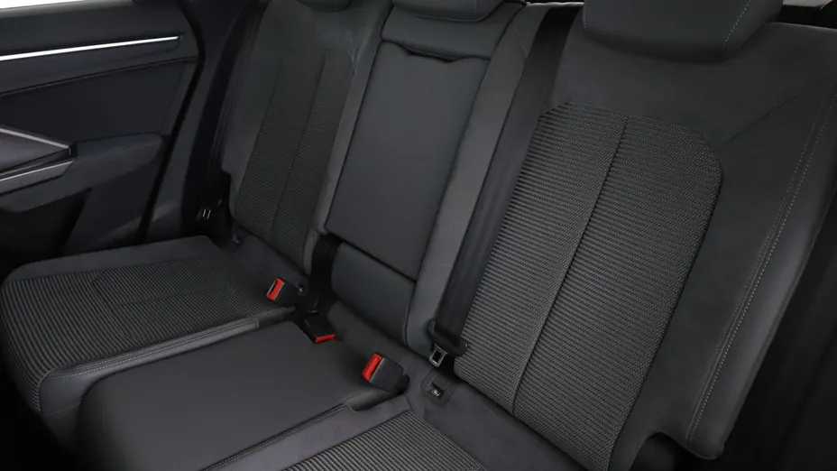 AUDI Q3 -