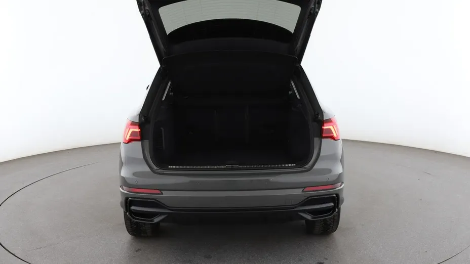 AUDI Q3 -