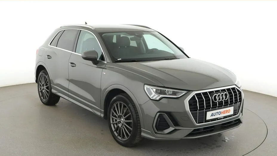 AUDI Q3 -