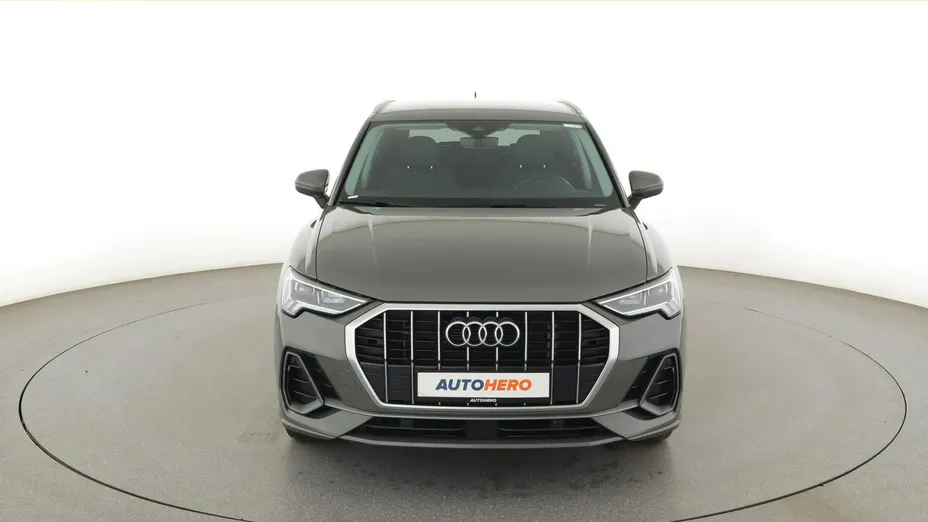AUDI Q3 -